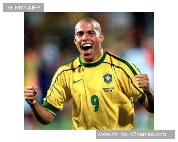 世界足球传奇小罗:从巴西天才到足坛偶像的成长历程 世界足球传奇小罗:从巴西天才到足坛偶像的成长历程